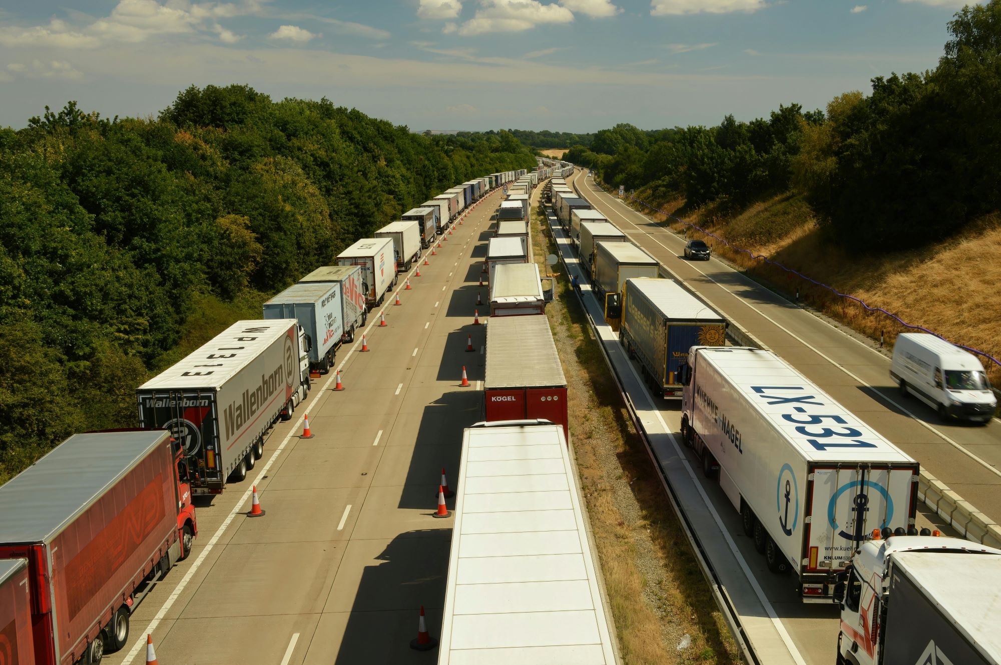 lorry queue at uk border